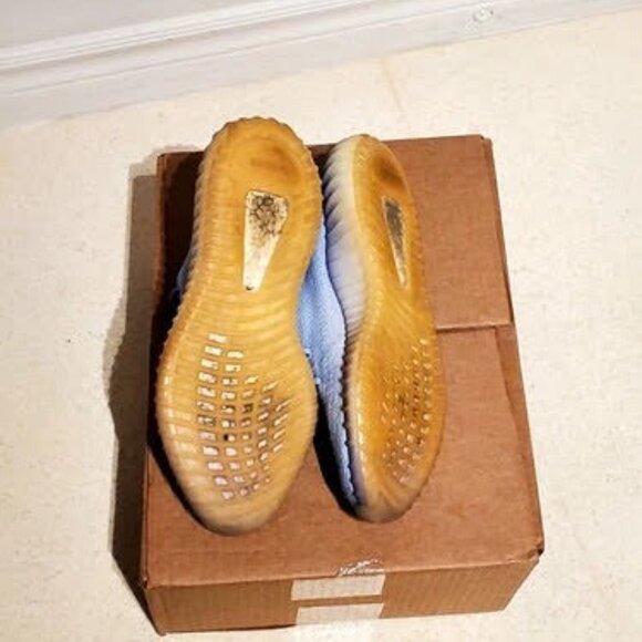 Toronto Blue Jays Authentic Yeezy 350 V2 "Baby Blue" Sneakers 11.5  Very Rare A+ - Picture 8 of 8